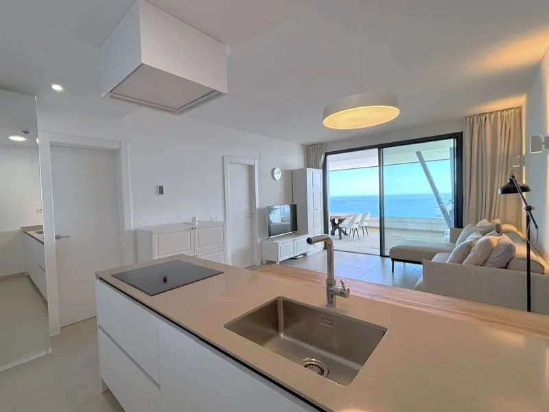 Exclusive Luxury Apartment with Panoramic Sea Views in Reserva del Higuerón, Fuengirola