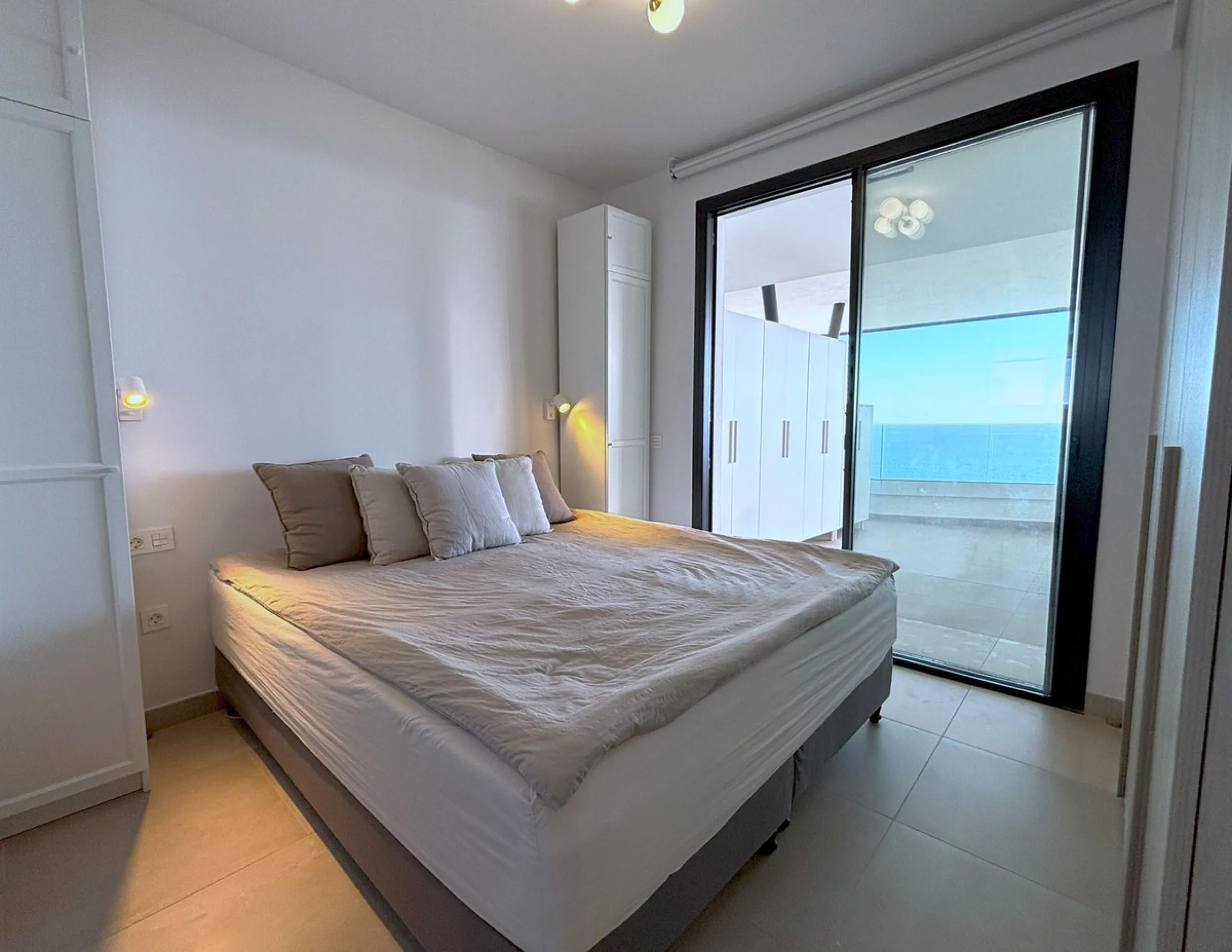 Exclusive Luxury Apartment with Panoramic Sea Views in Reserva del Higuerón, Fuengirola
