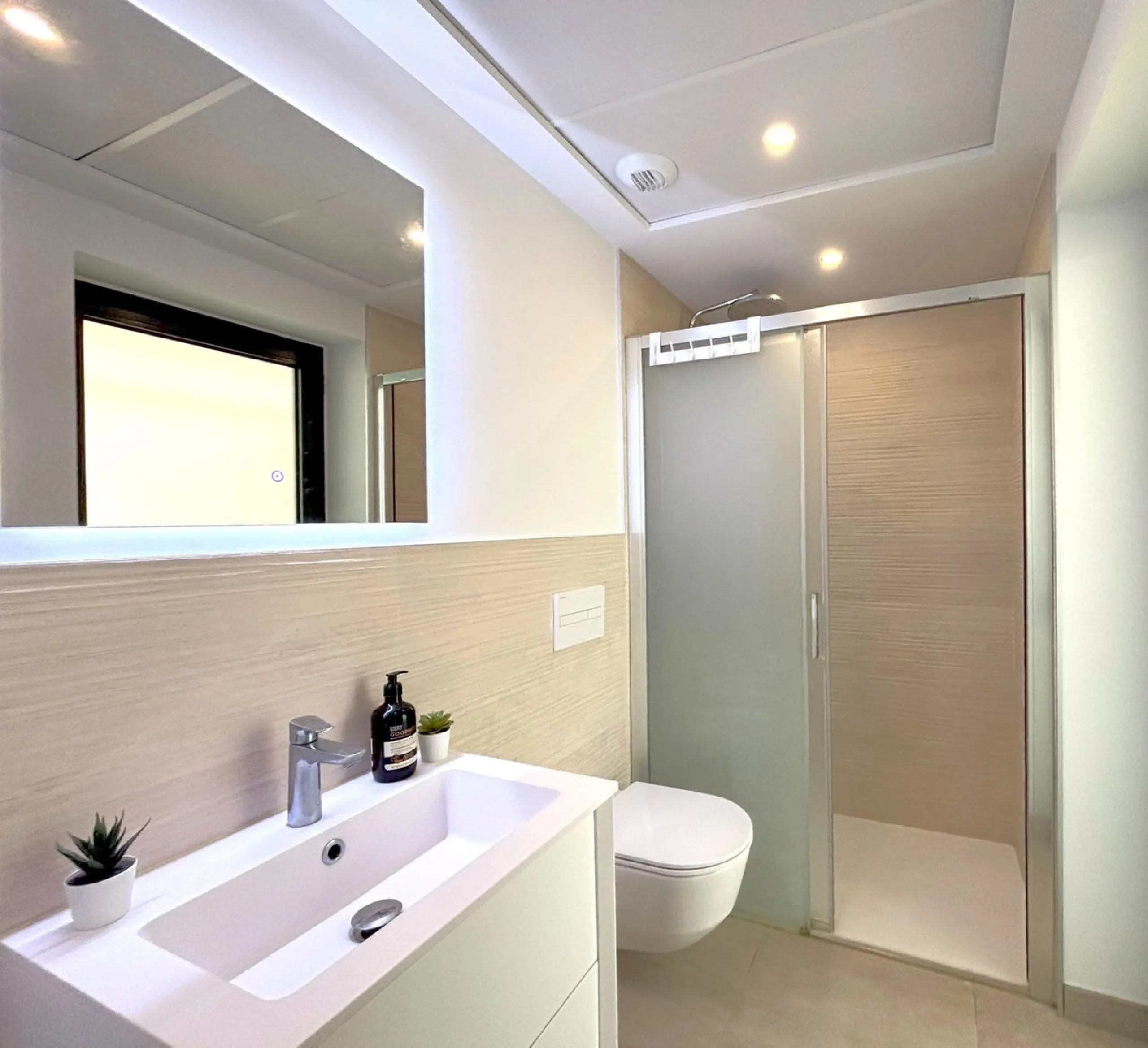 Exclusive Luxury Apartment with Panoramic Sea Views in Reserva del Higuerón, Fuengirola