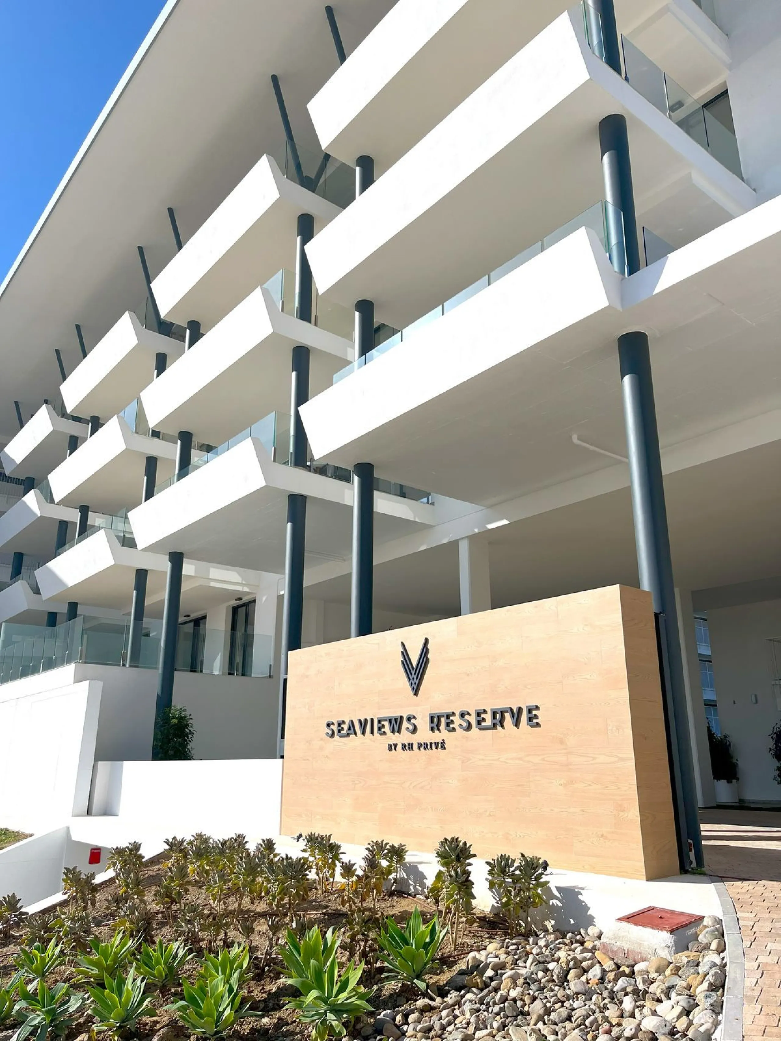 Exclusive Luxury Apartment with Panoramic Sea Views in Reserva del Higuerón, Fuengirola