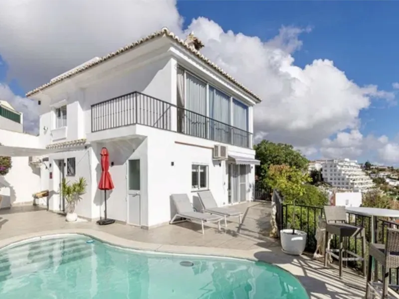 Beautiful fully renovated 3 bedroom villa with panoramic sea views in Torreblanca.