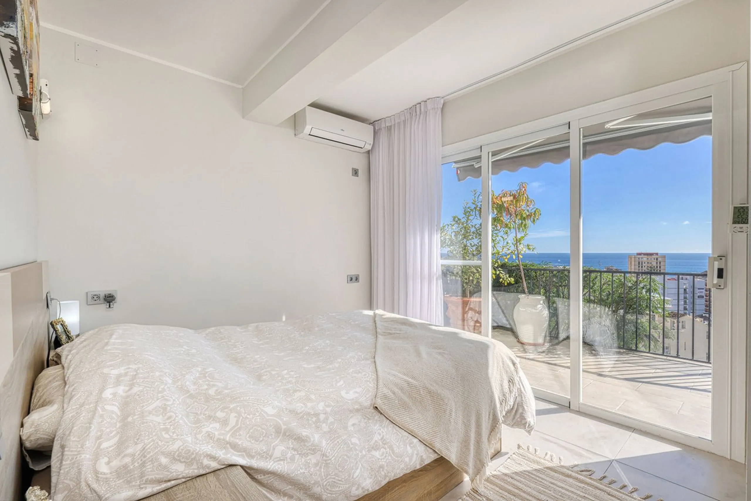 Beautiful fully renovated 3 bedroom villa with panoramic sea views in Torreblanca.
