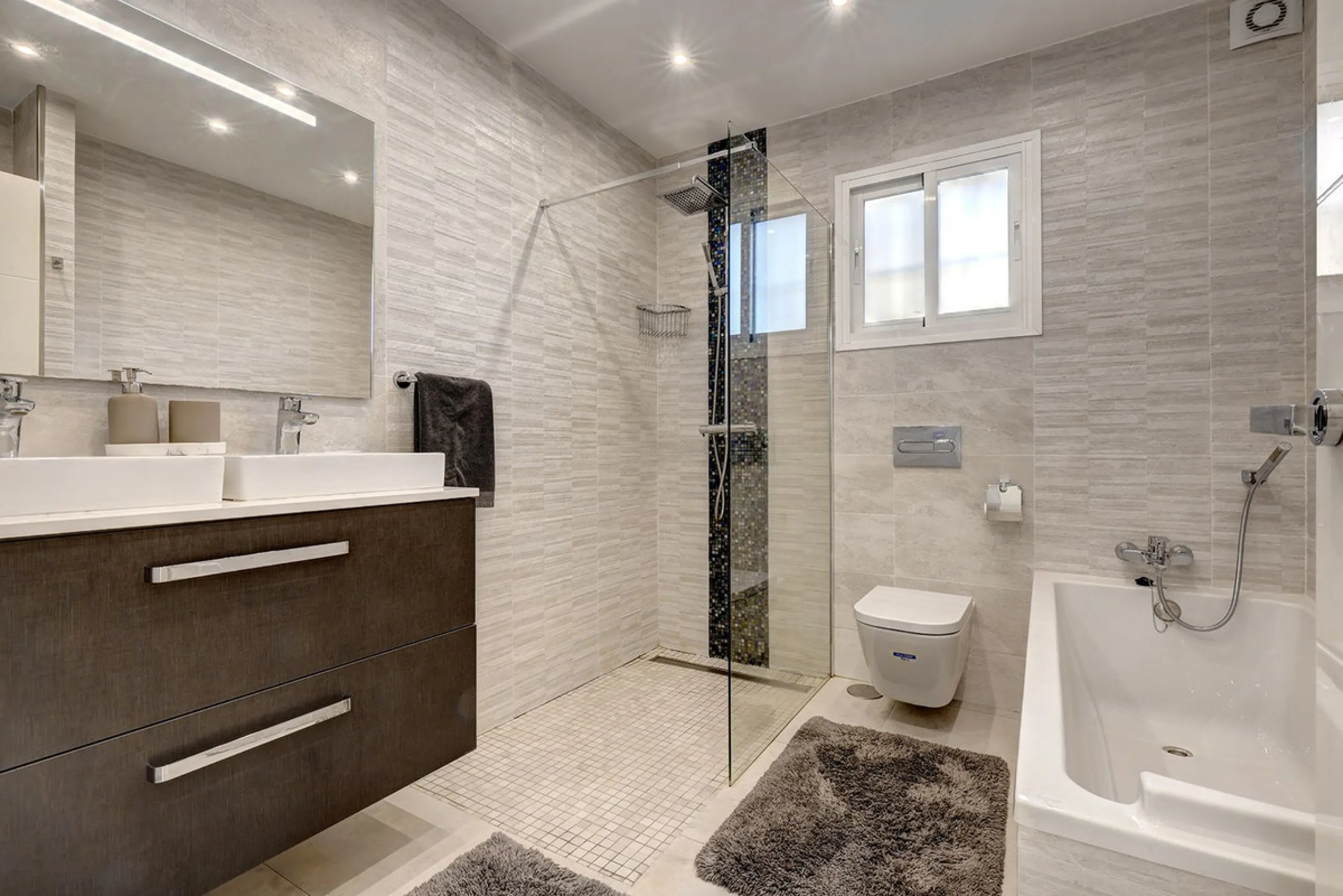 Beautiful fully renovated 3 bedroom villa with panoramic sea views in Torreblanca.