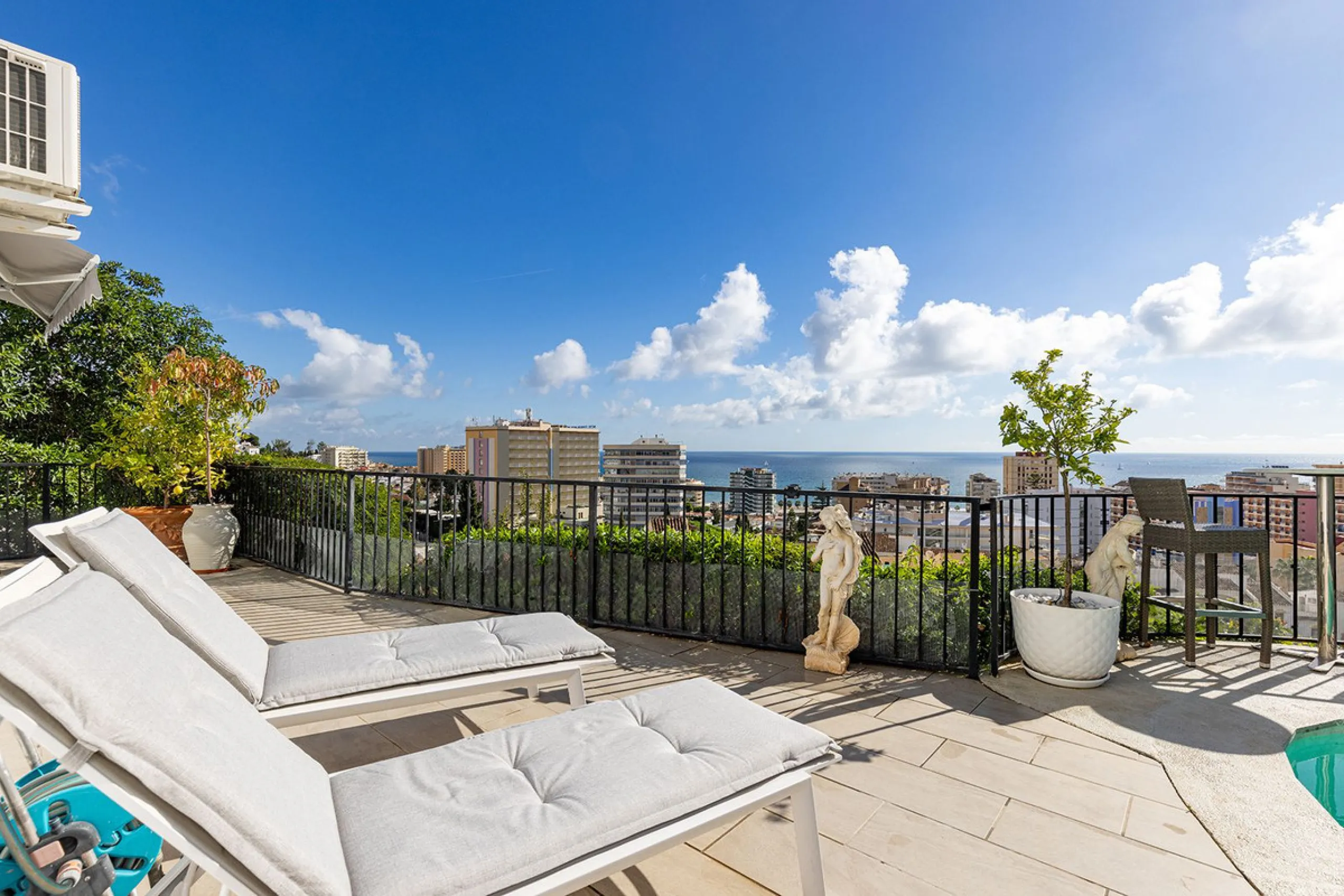 Beautiful fully renovated 3 bedroom villa with panoramic sea views in Torreblanca.