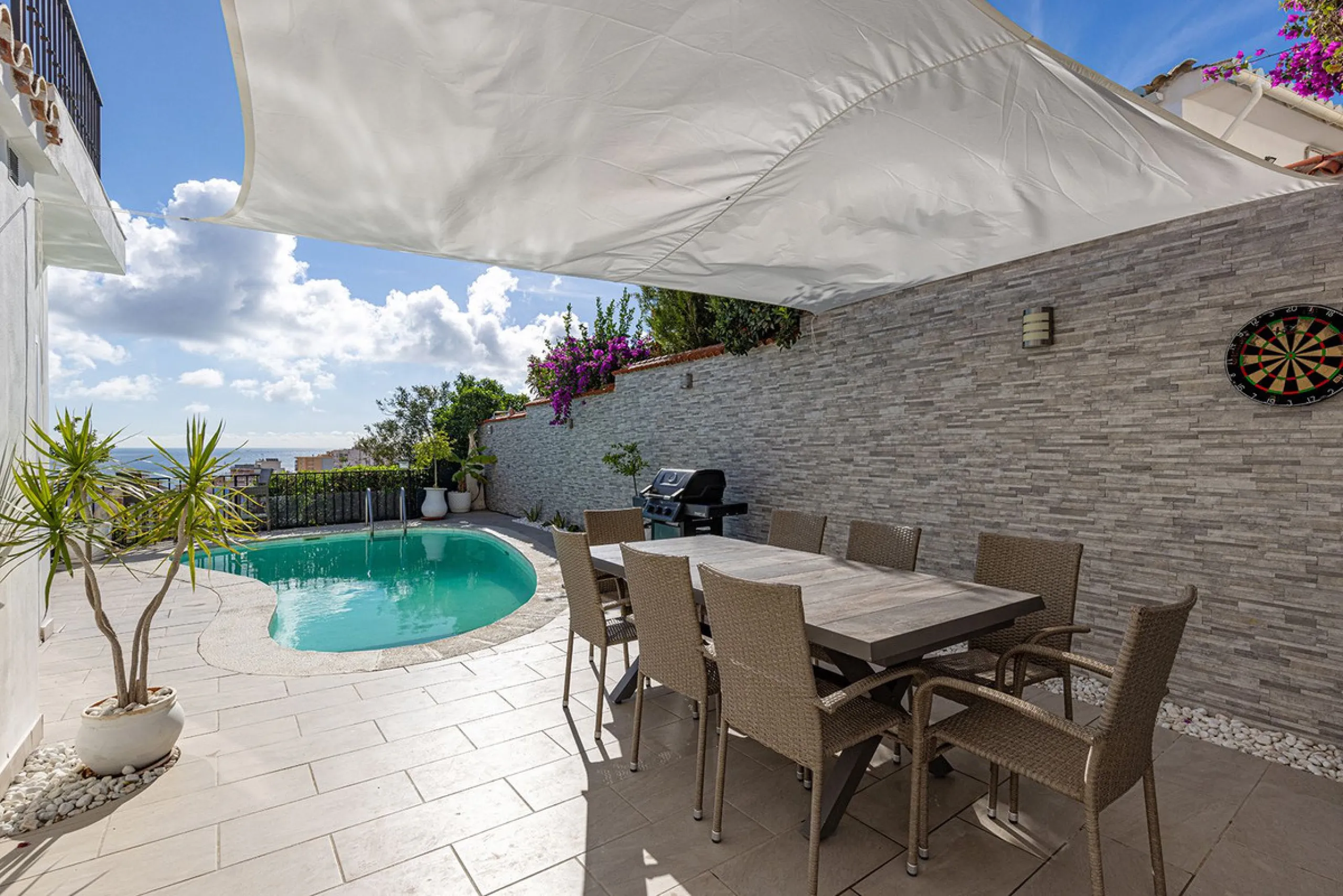 Beautiful fully renovated 3 bedroom villa with panoramic sea views in Torreblanca.