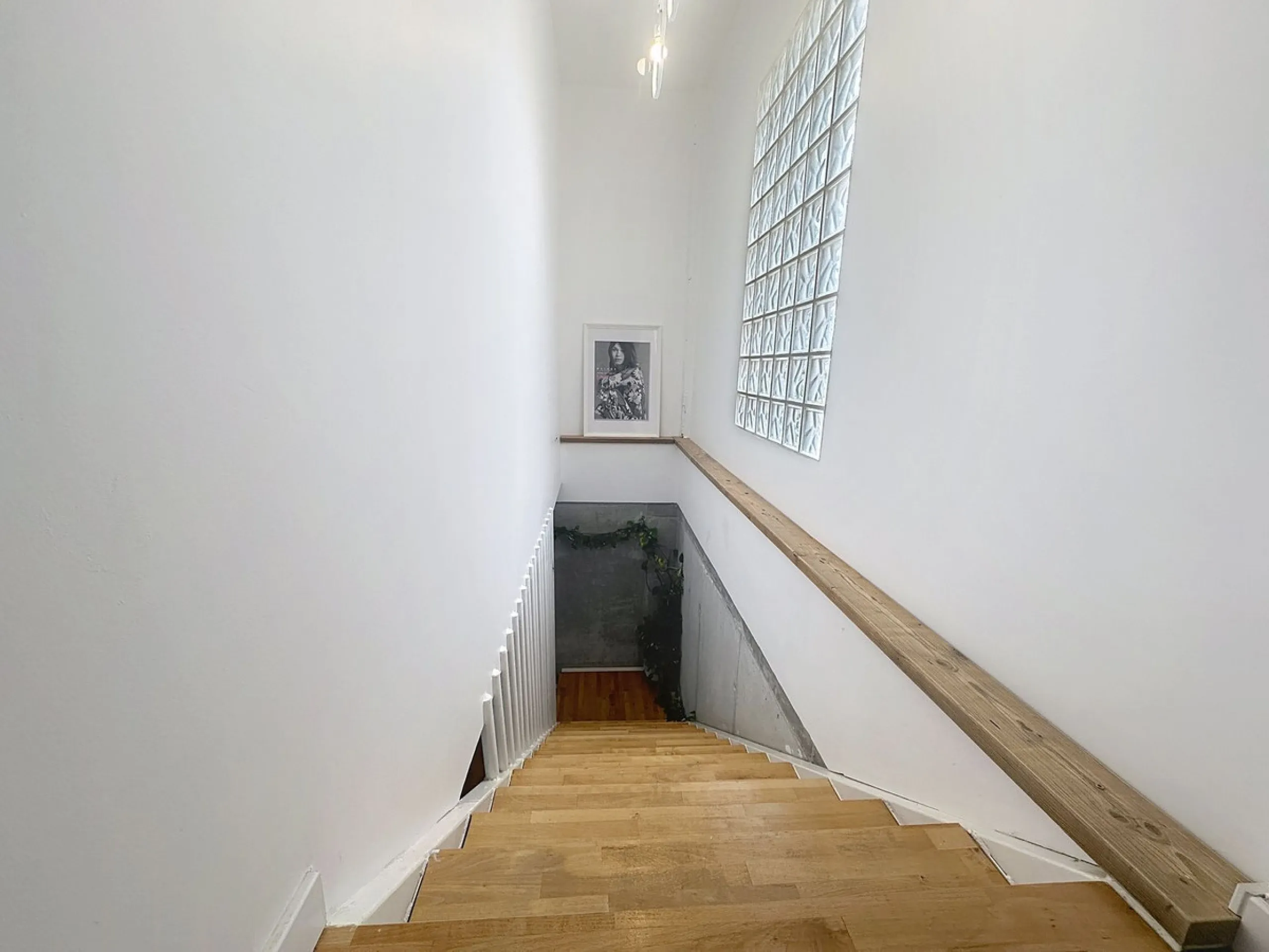 Welcome to this contemporary and practical country house on the outskirts of Alhaurín el Grande, built in 2018.