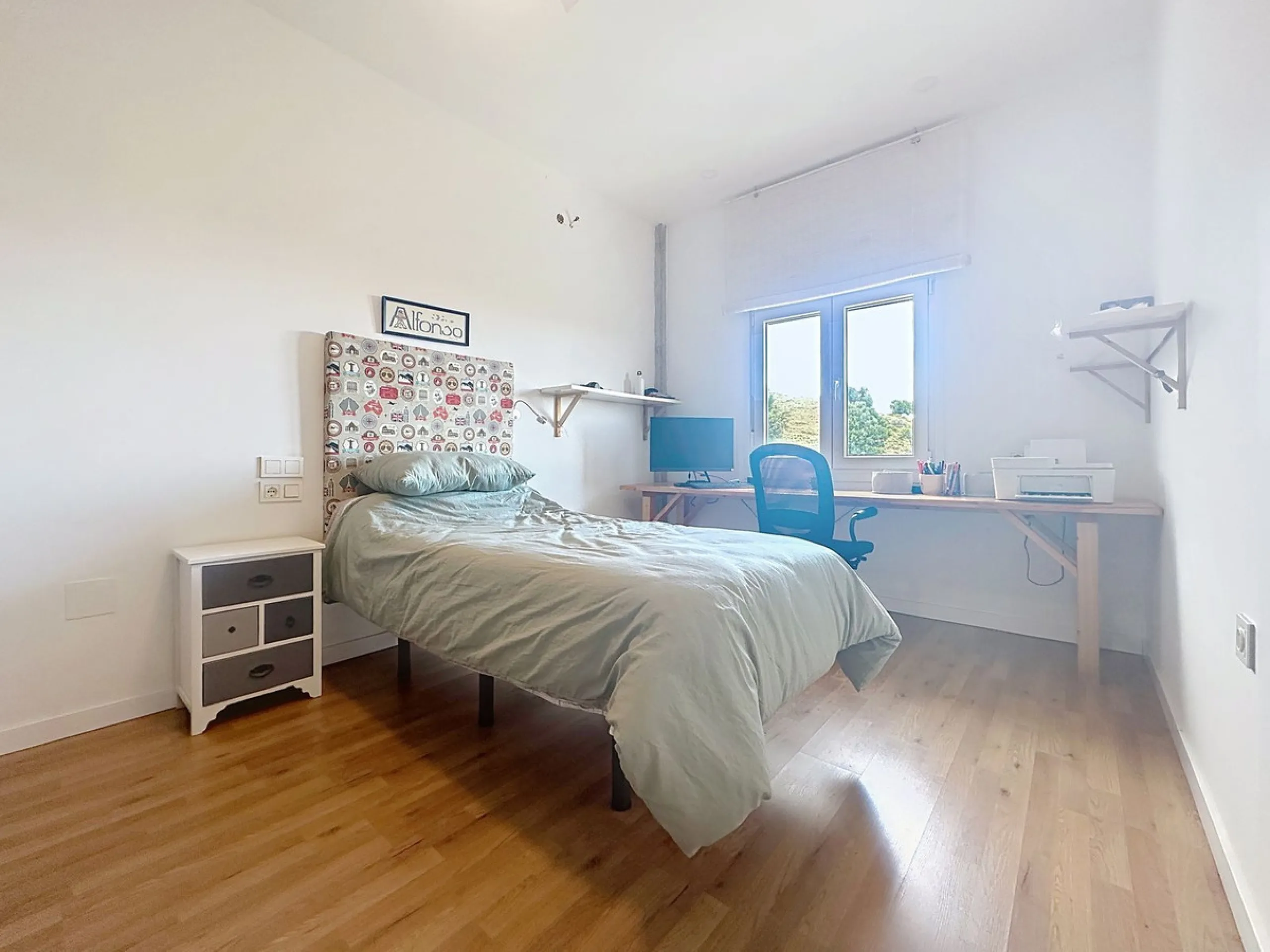 Welcome to this contemporary and practical country house on the outskirts of Alhaurín el Grande, built in 2018.