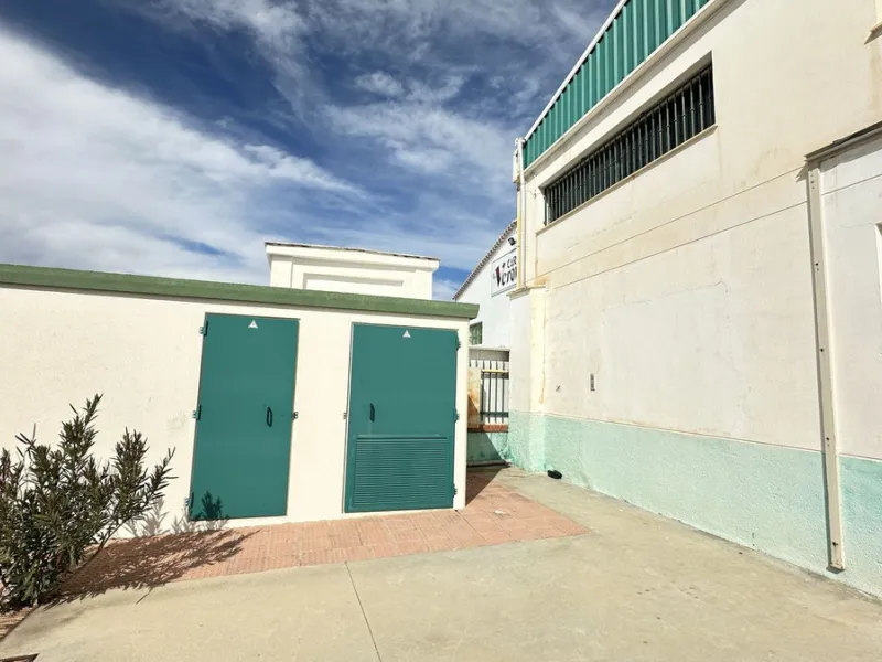 Business, Antequera, Costa del Sol.Built 1253 m².Setting : Commercial Area.Features : WiFi.