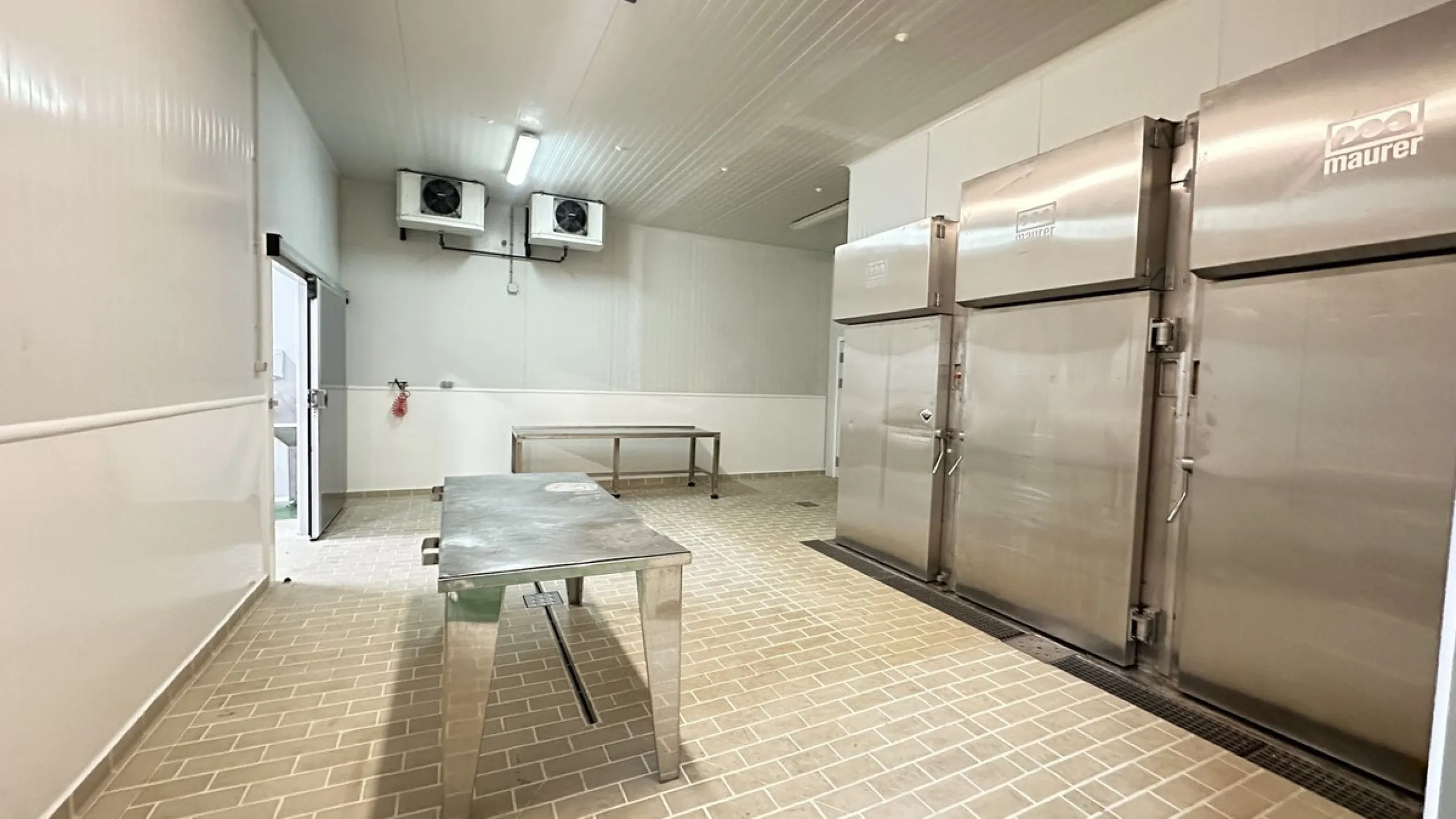 Business, Antequera, Costa del Sol.Built 1253 m².Setting : Commercial Area.Features : WiFi.