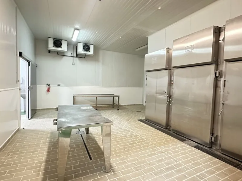 Business, Antequera, Costa del Sol.Built 1253 m².Setting : Commercial Area.Features : WiFi.