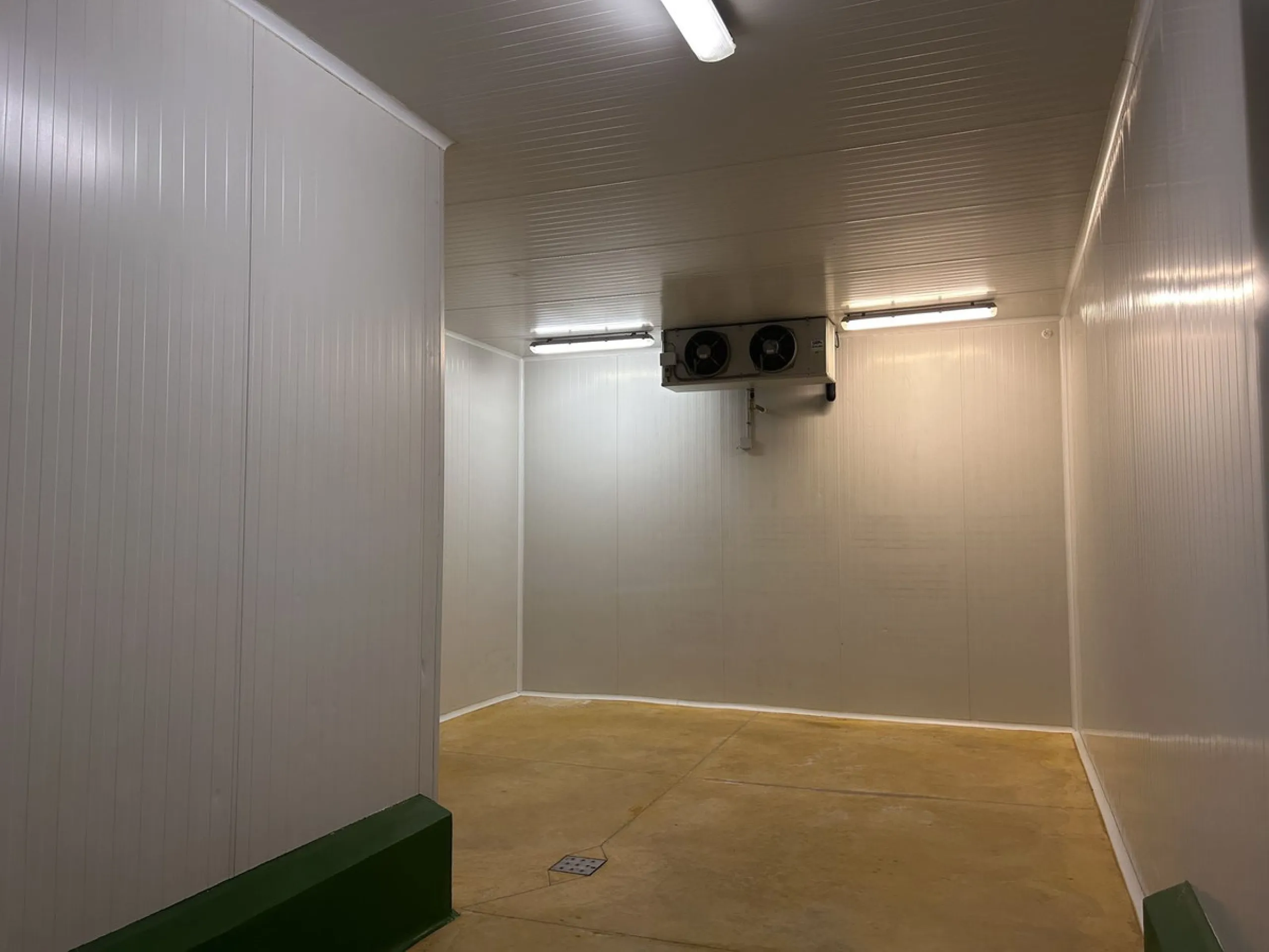 Business, Antequera, Costa del Sol.Built 1253 m².Setting : Commercial Area.Features : WiFi.