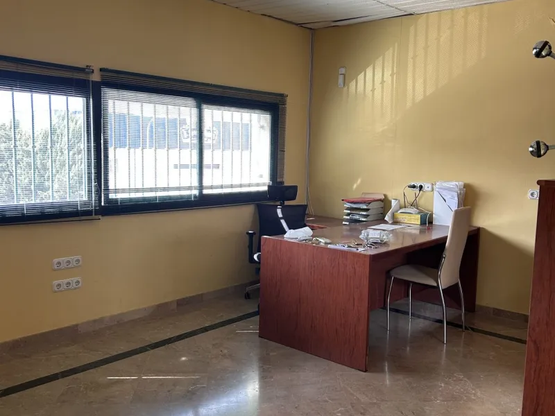 Business, Antequera, Costa del Sol.Built 1253 m².Setting : Commercial Area.Features : WiFi.