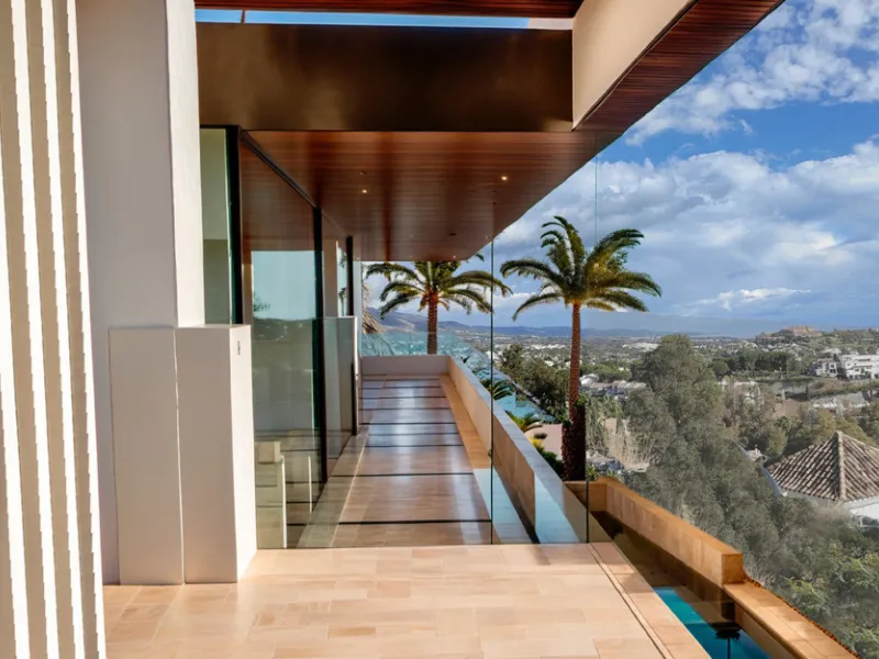 House - Detached Villa в продаже в Benahavís, Málaga. В доме 6 спален и 6 ванных комнат. Площадь дома 500 м². Площадь участка 1020 м²