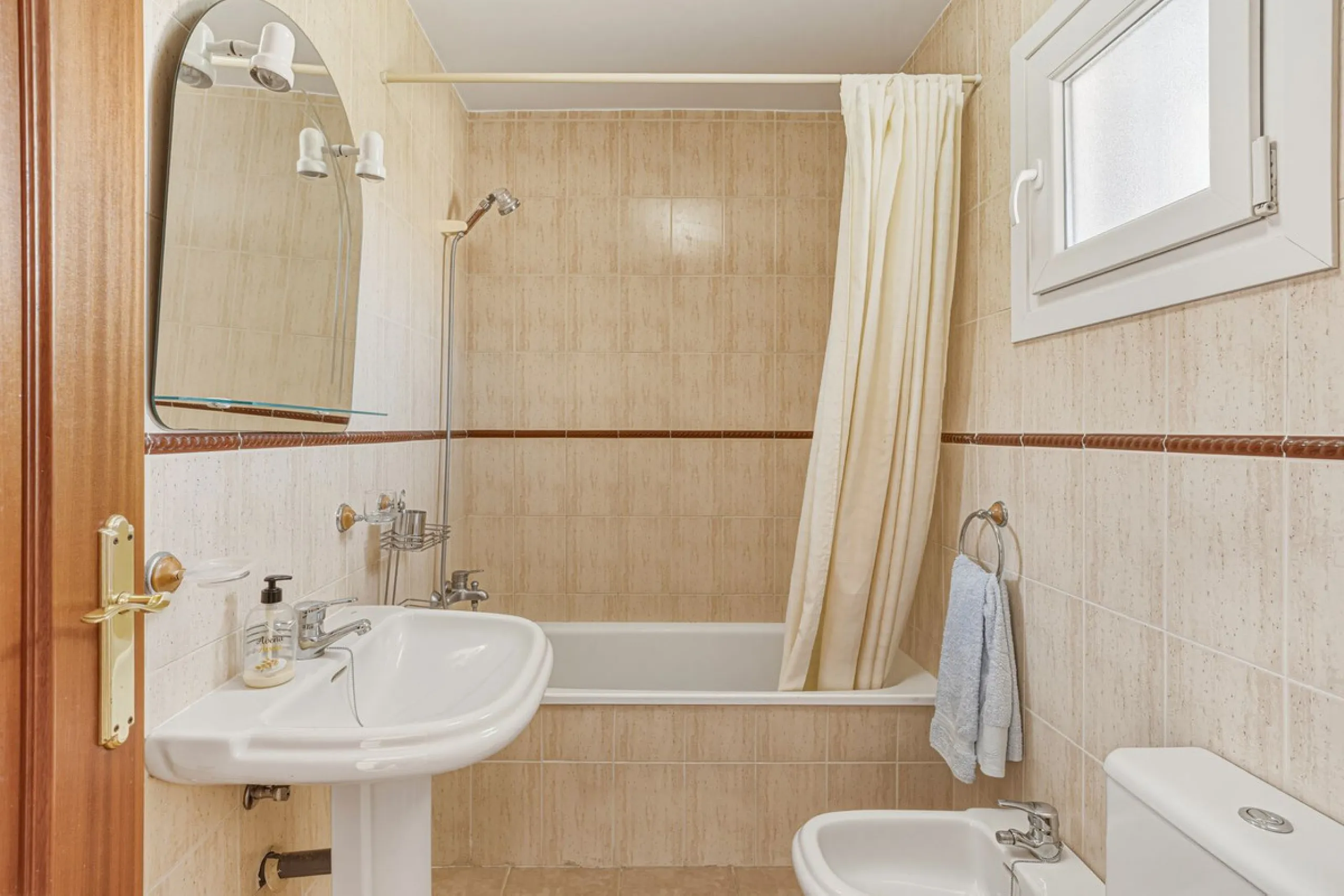 Charming 2 Bedroom Apartment in the Heart of Riviera del Sol