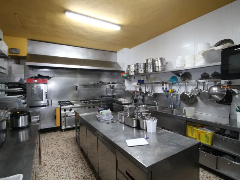 Anyone looking for a long established business with combined living premises MUST see this property.