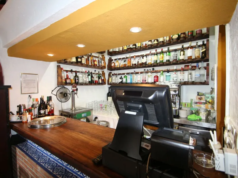 Anyone looking for a long established business with combined living premises MUST see this property.