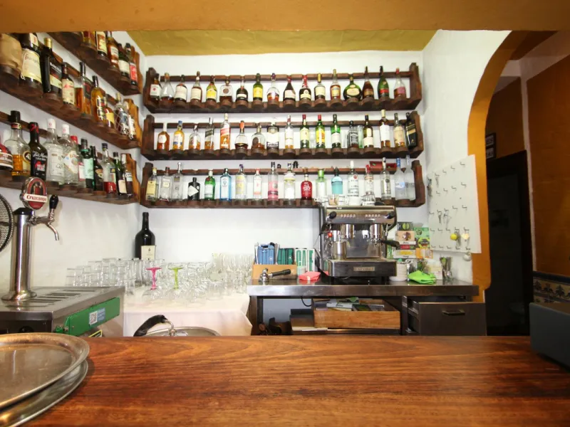 Anyone looking for a long established business with combined living premises MUST see this property.