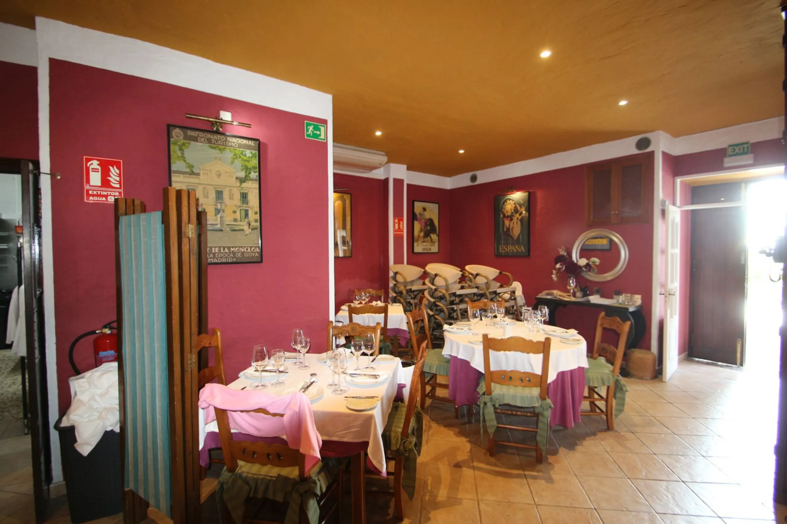 Anyone looking for a long established business with combined living premises MUST see this property.
