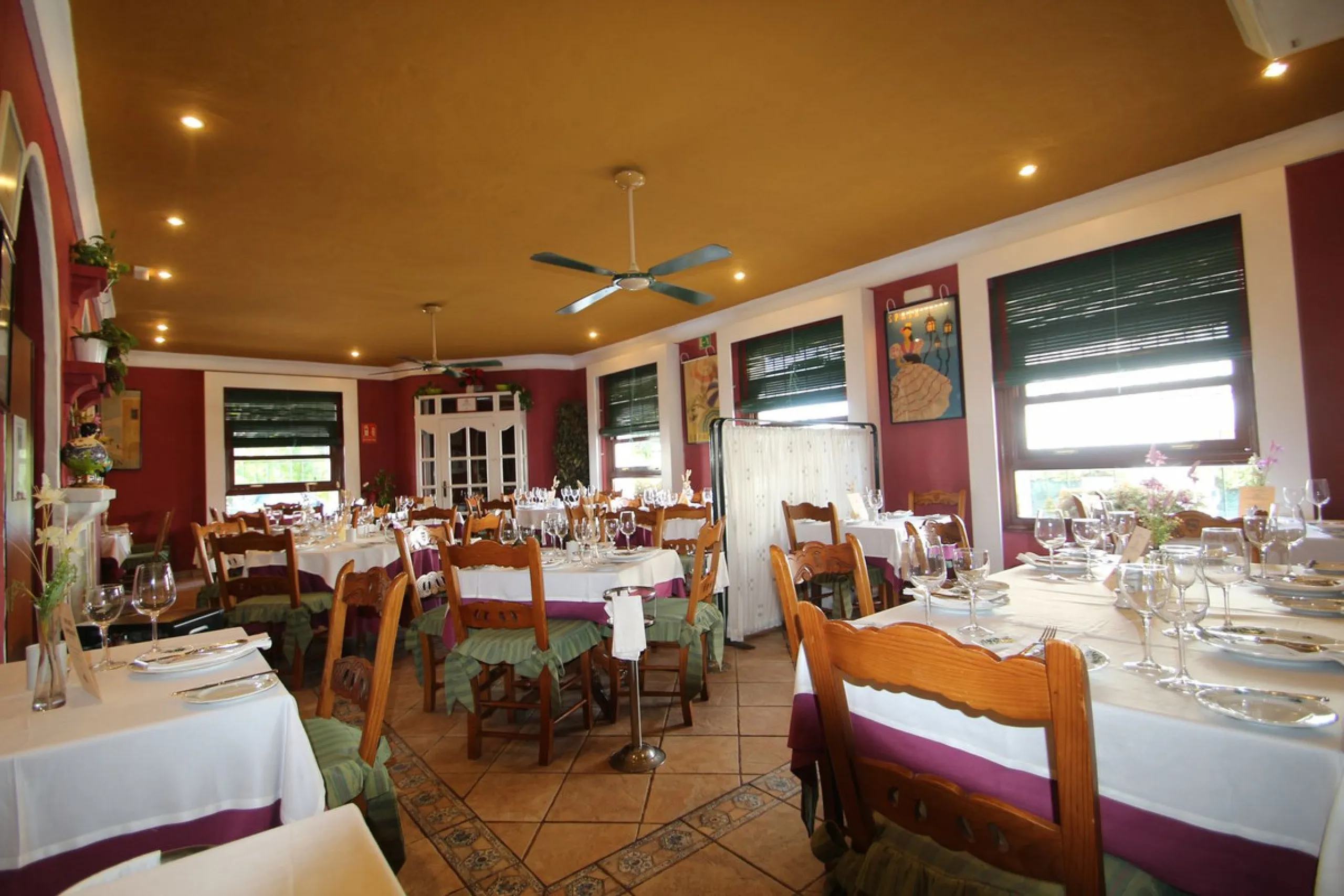 Anyone looking for a long established business with combined living premises MUST see this property.