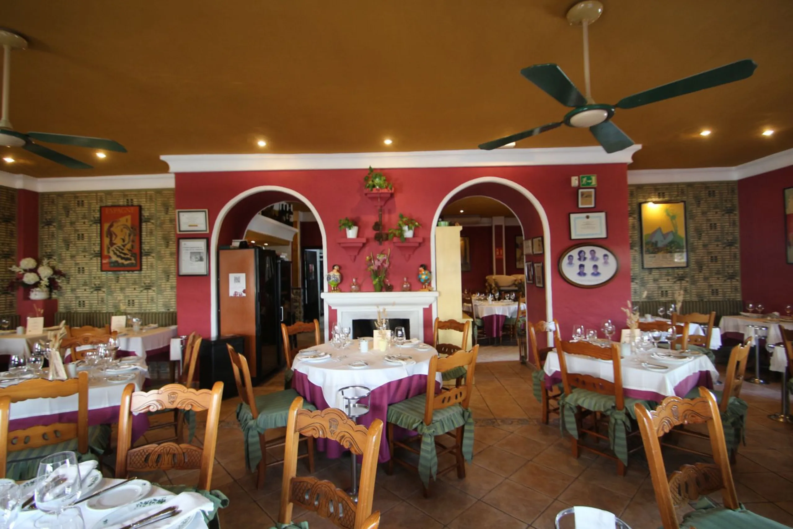 Anyone looking for a long established business with combined living premises MUST see this property.