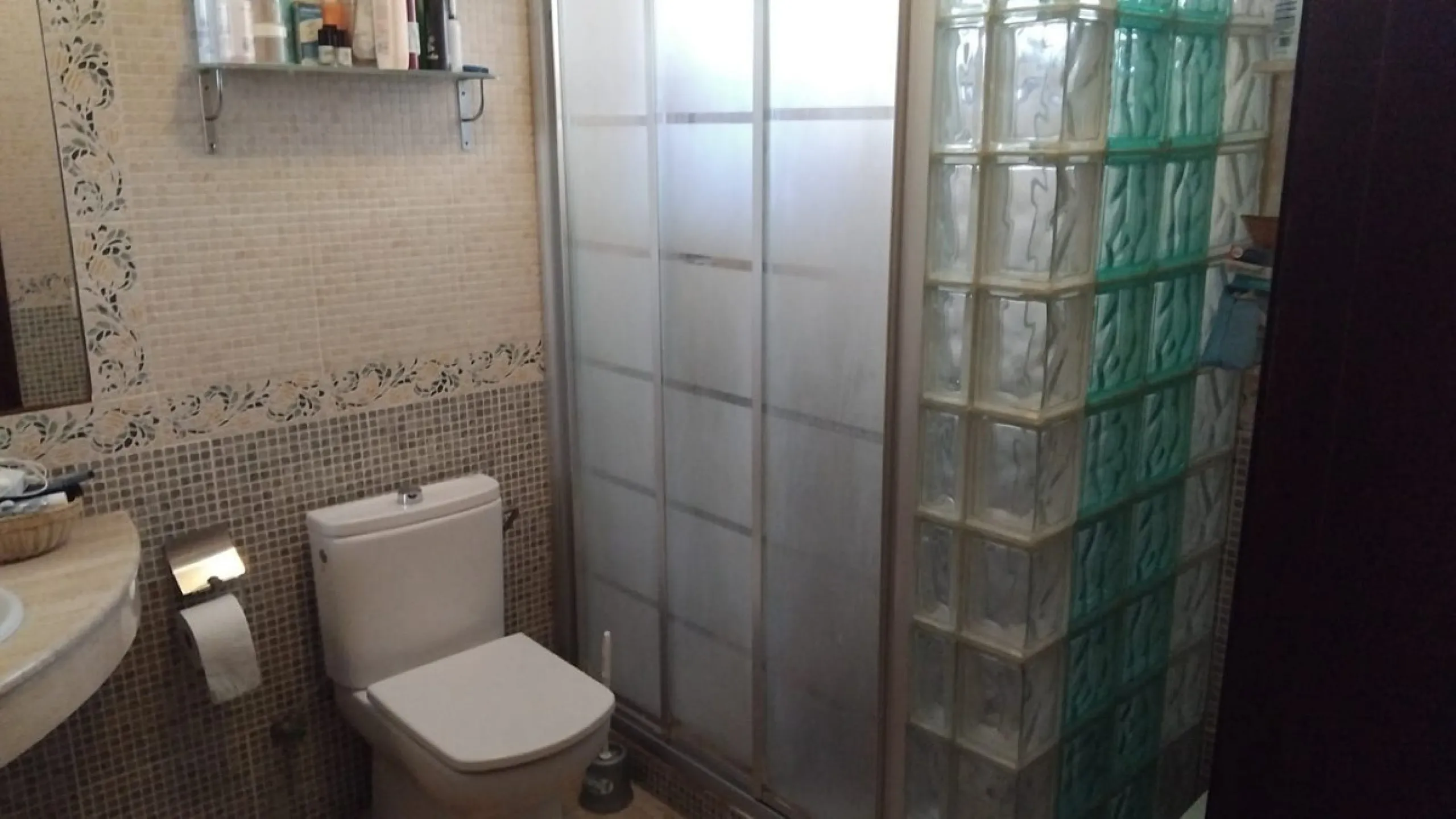 Anyone looking for a long established business with combined living premises MUST see this property.
