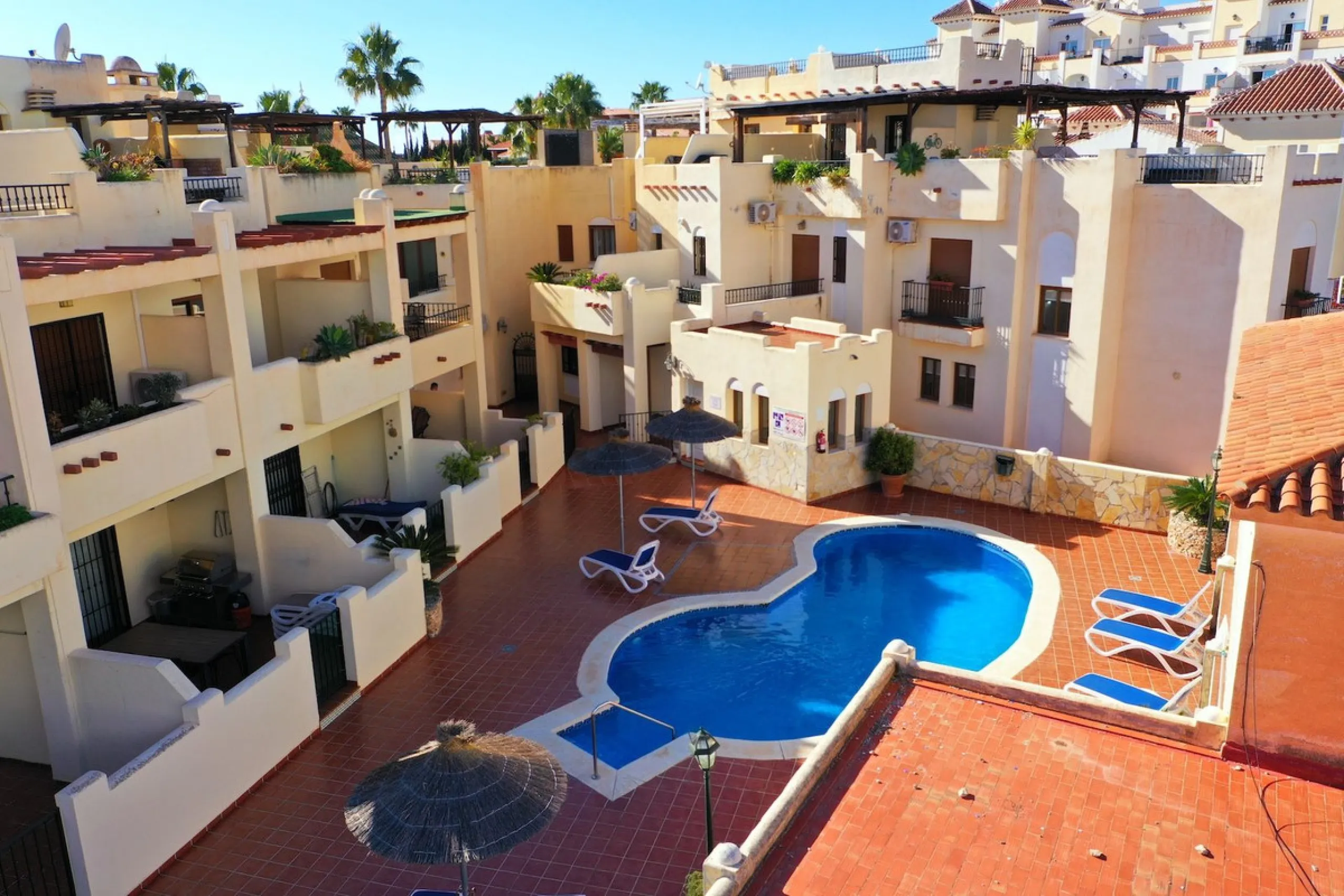 A wonderful 3 bedroom townhouse, situated in the Chimenea area of Nerja, within walking distance to Burriana Beach.