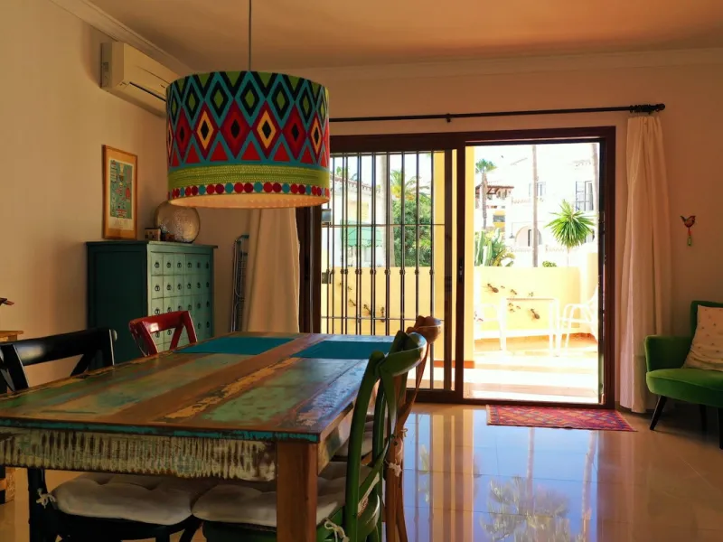 A wonderful 3 bedroom townhouse, situated in the Chimenea area of Nerja, within walking distance to Burriana Beach.