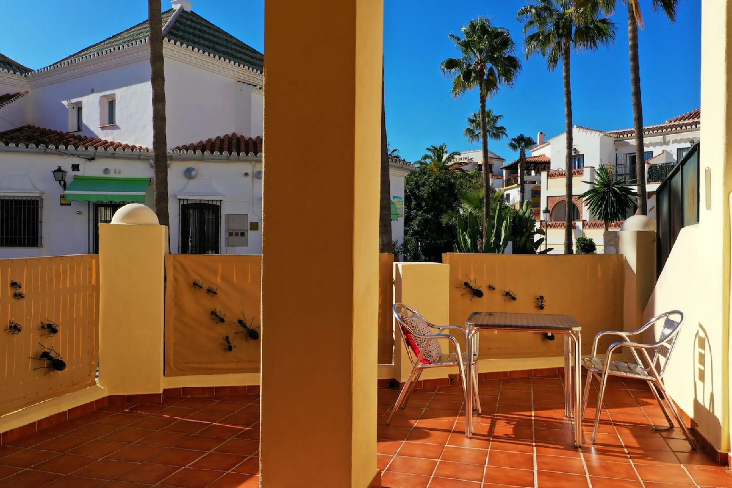 A wonderful 3 bedroom townhouse, situated in the Chimenea area of Nerja, within walking distance to Burriana Beach.