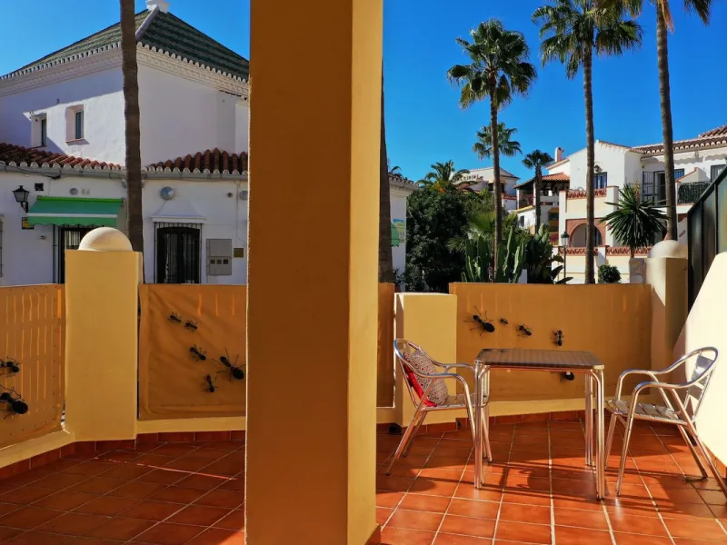 A wonderful 3 bedroom townhouse, situated in the Chimenea area of Nerja, within walking distance to Burriana Beach.
