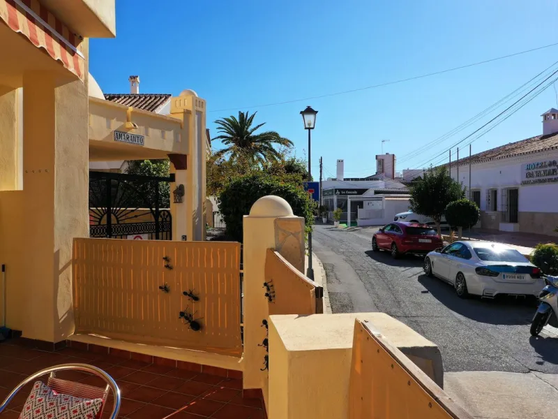 A wonderful 3 bedroom townhouse, situated in the Chimenea area of Nerja, within walking distance to Burriana Beach.