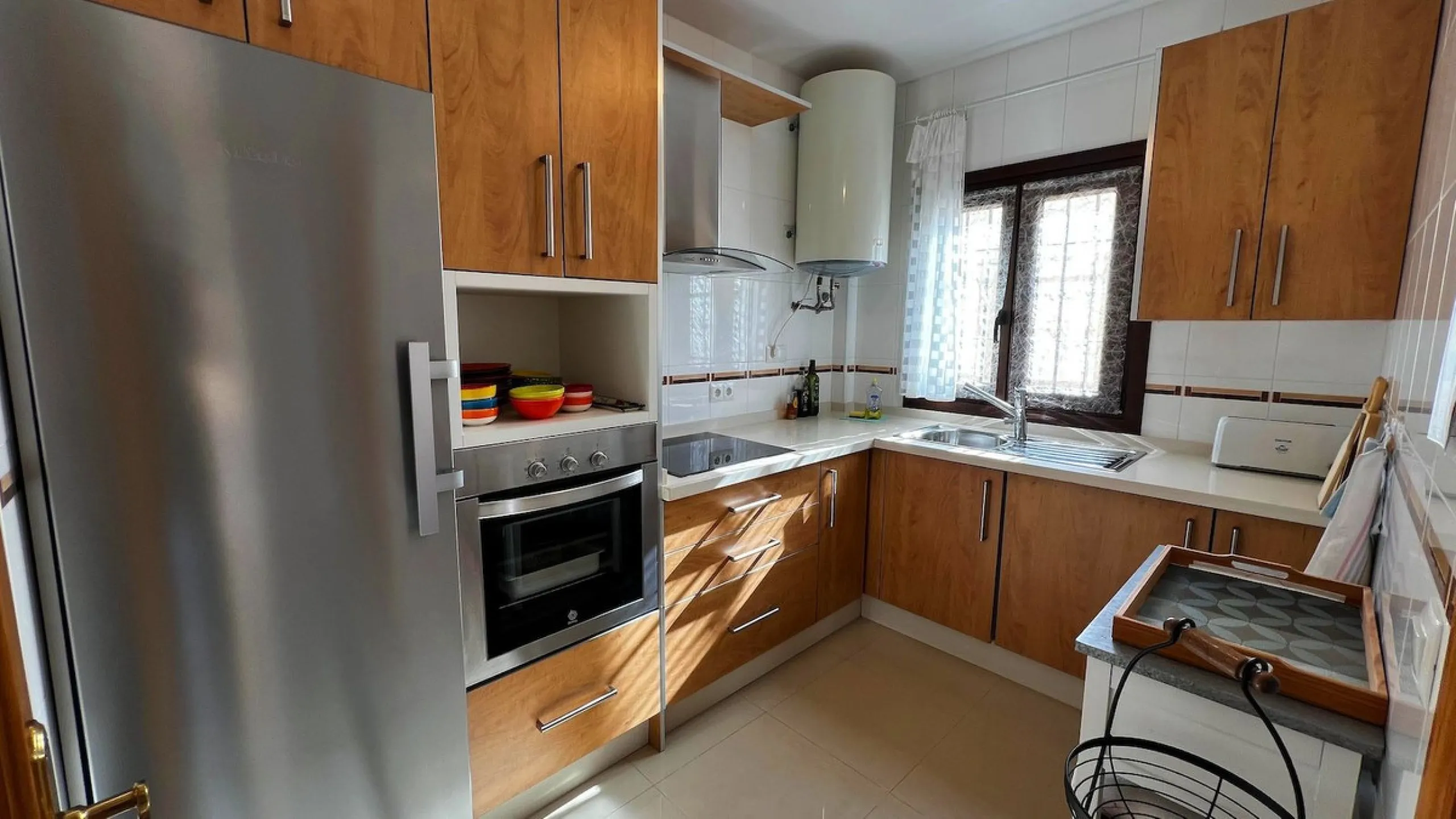 A wonderful 3 bedroom townhouse, situated in the Chimenea area of Nerja, within walking distance to Burriana Beach.