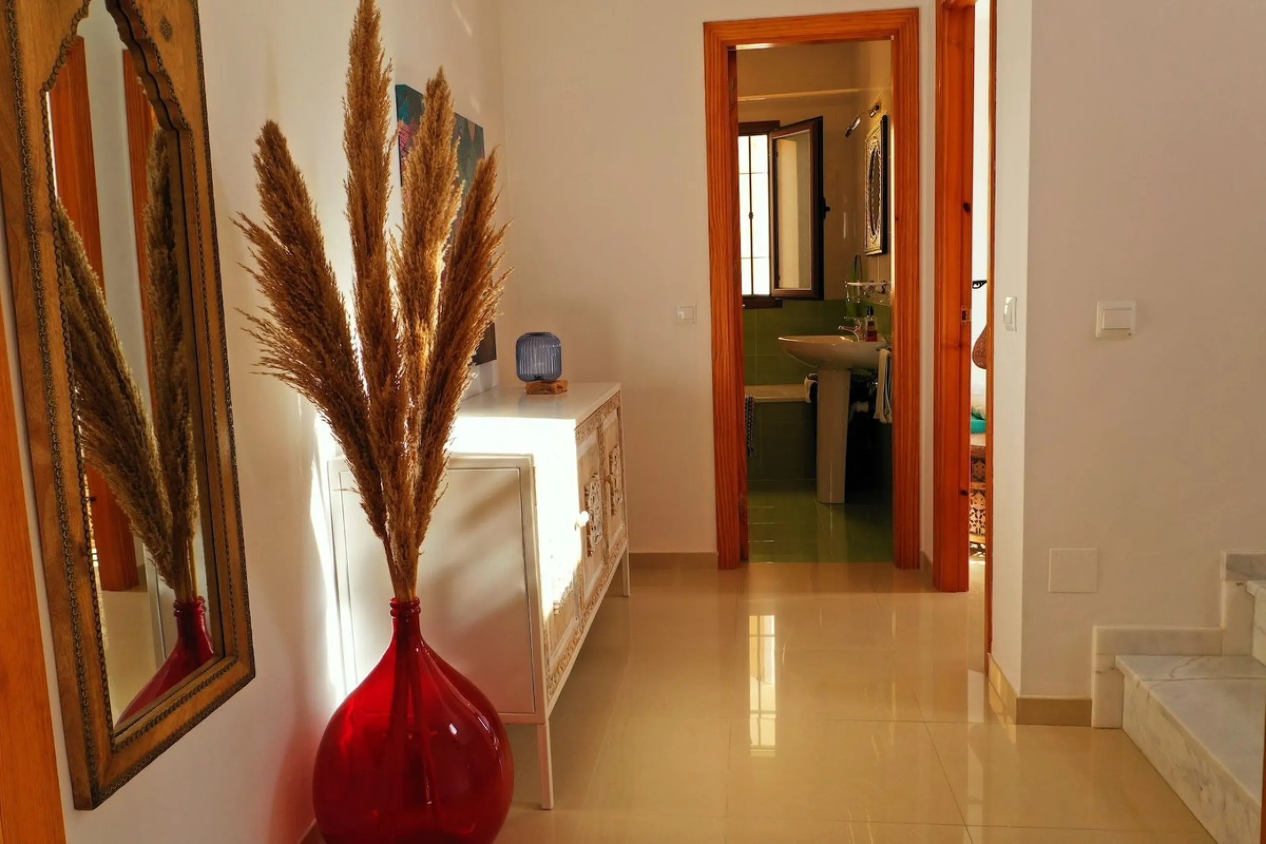 A wonderful 3 bedroom townhouse, situated in the Chimenea area of Nerja, within walking distance to Burriana Beach.