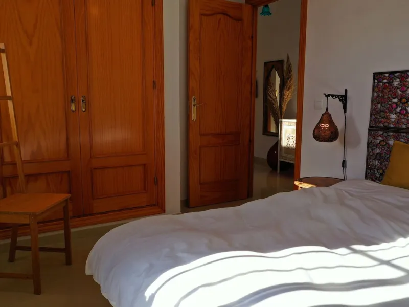 A wonderful 3 bedroom townhouse, situated in the Chimenea area of Nerja, within walking distance to Burriana Beach.