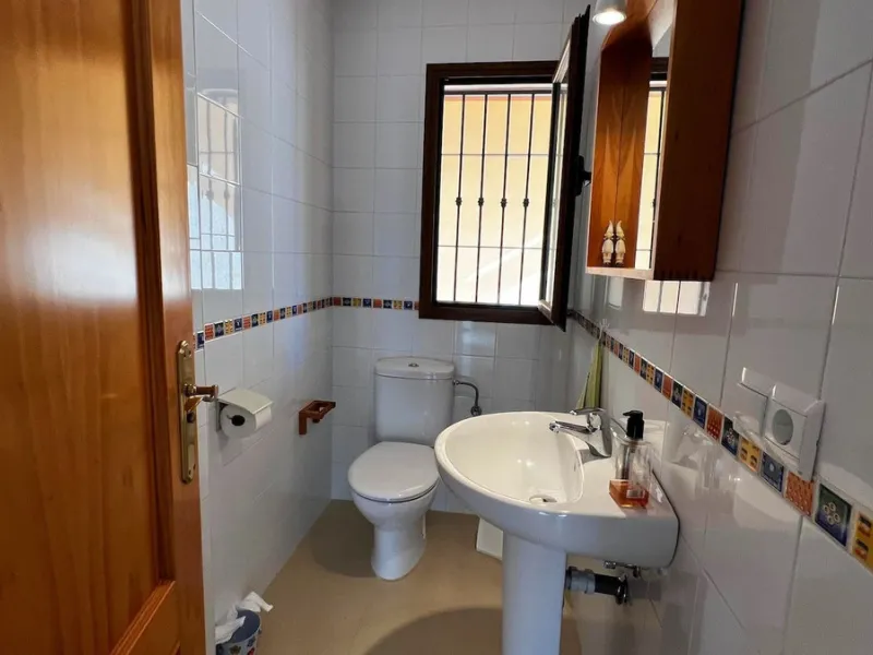 A wonderful 3 bedroom townhouse, situated in the Chimenea area of Nerja, within walking distance to Burriana Beach.