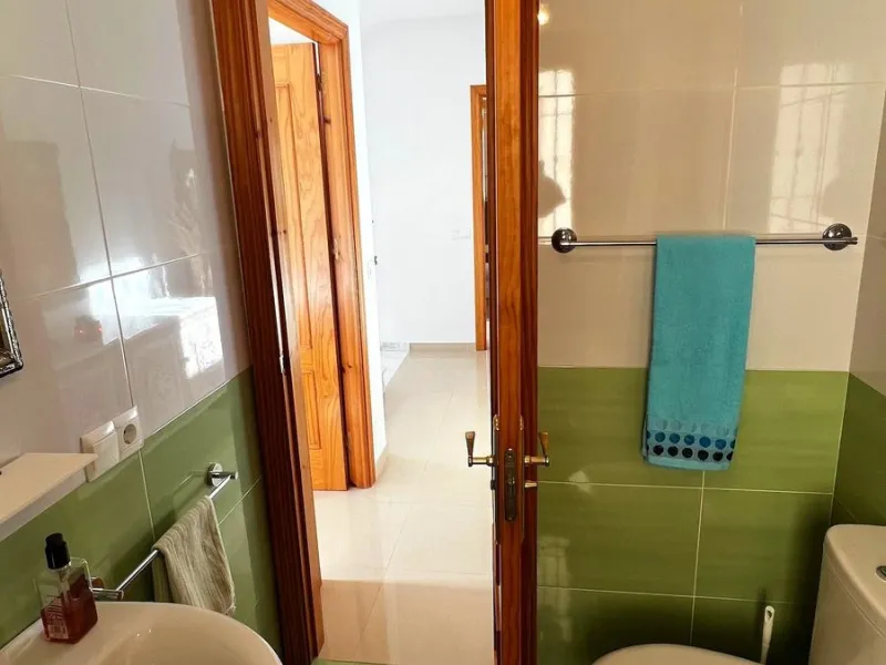 A wonderful 3 bedroom townhouse, situated in the Chimenea area of Nerja, within walking distance to Burriana Beach.