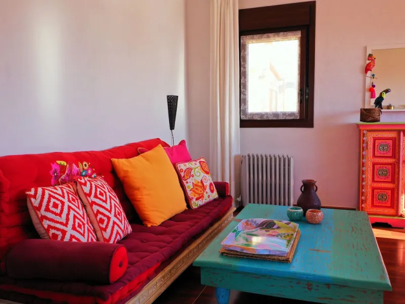 A wonderful 3 bedroom townhouse, situated in the Chimenea area of Nerja, within walking distance to Burriana Beach.