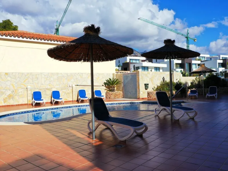 A wonderful 3 bedroom townhouse, situated in the Chimenea area of Nerja, within walking distance to Burriana Beach.