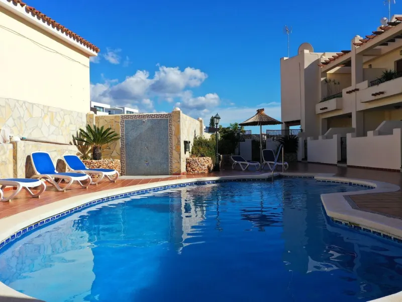 A wonderful 3 bedroom townhouse, situated in the Chimenea area of Nerja, within walking distance to Burriana Beach.