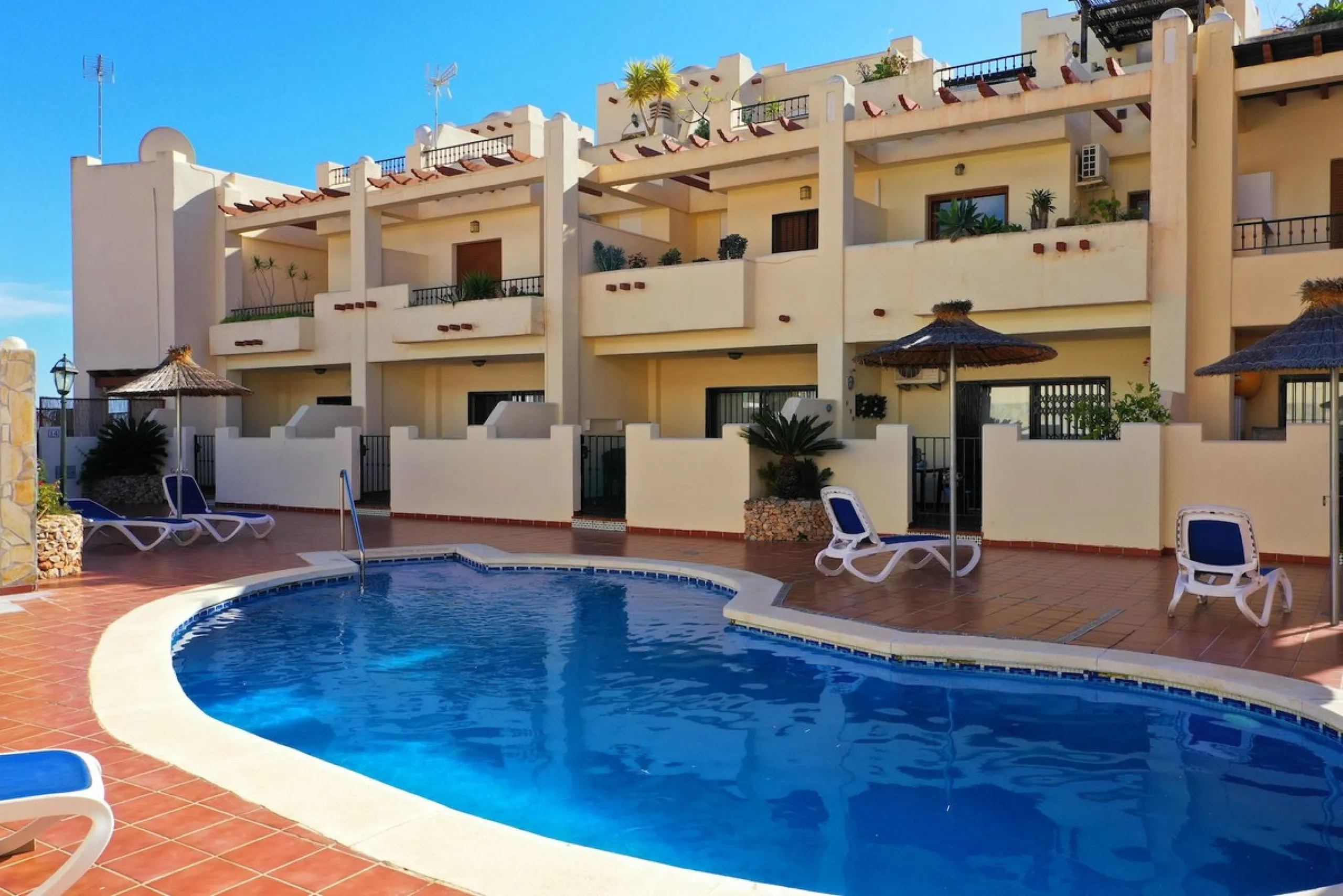A wonderful 3 bedroom townhouse, situated in the Chimenea area of Nerja, within walking distance to Burriana Beach.