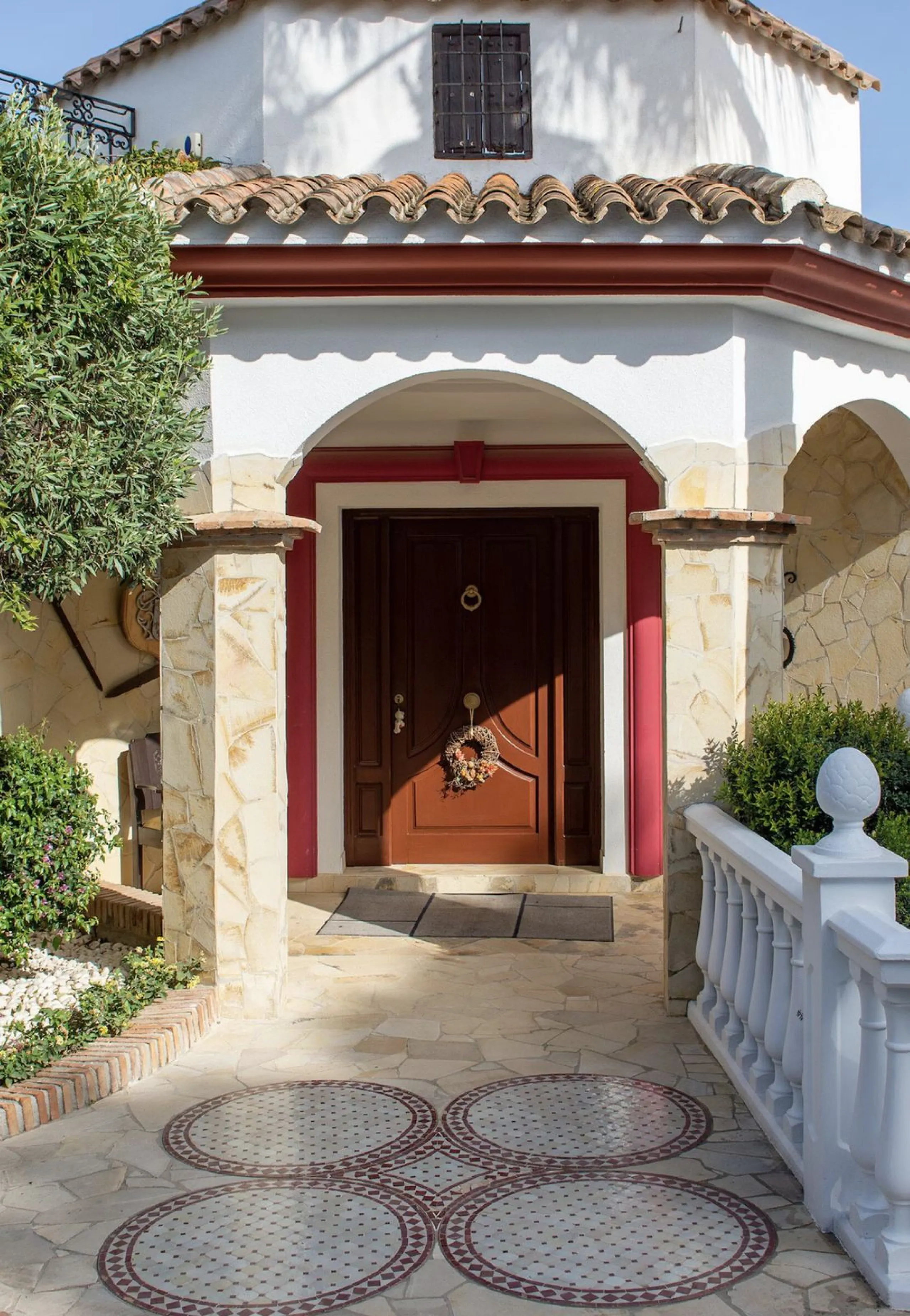 House - Detached Villa в продаже в Marbella, Málaga. В доме 7 спален и 7 ванных комнат. Площадь дома 598 м². Площадь участка 1700 м²