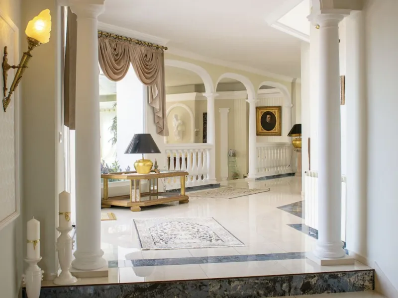 House - Detached Villa в продаже в Marbella, Málaga. В доме 7 спален и 7 ванных комнат. Площадь дома 598 м². Площадь участка 1700 м²