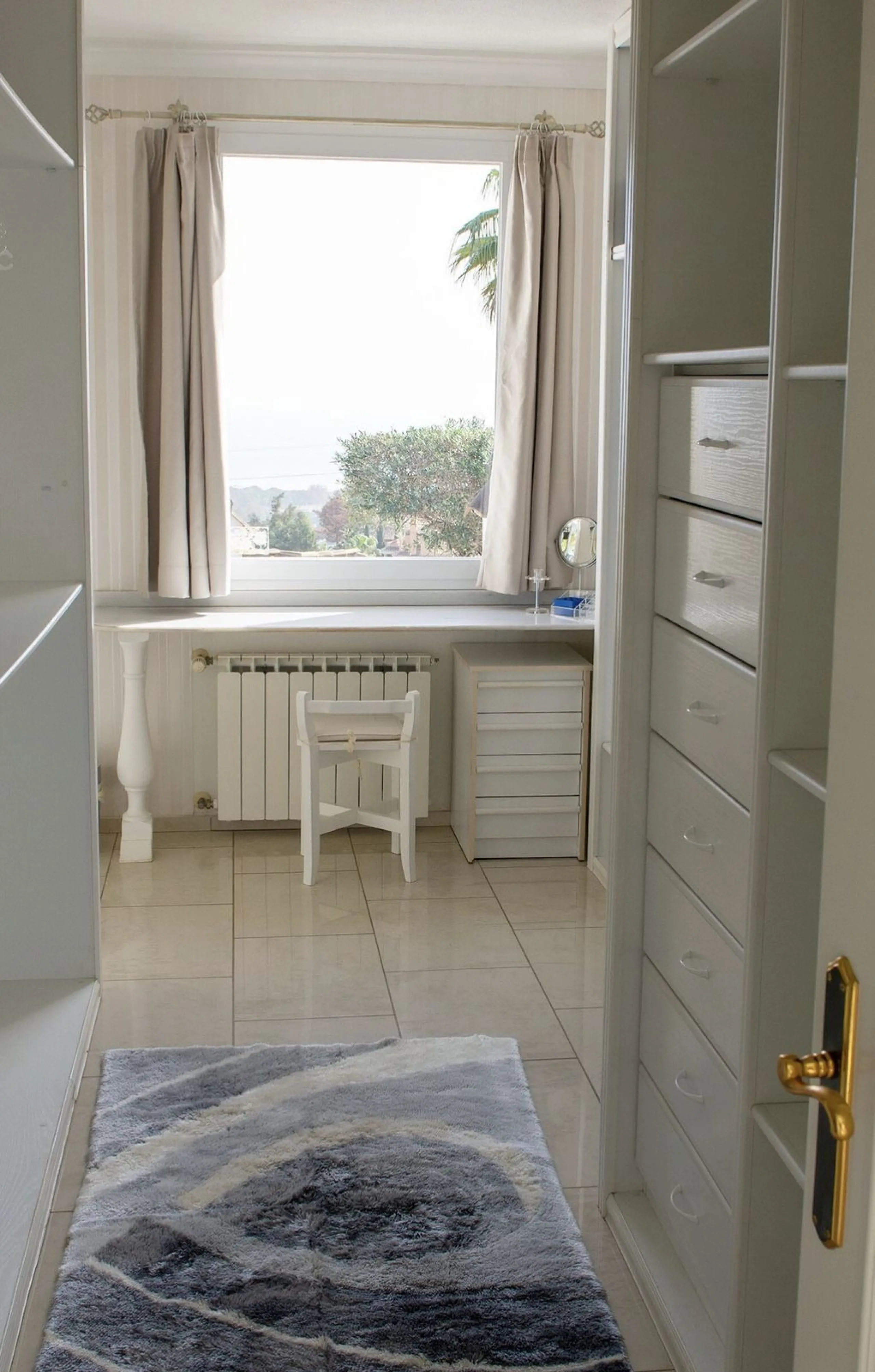 House - Detached Villa в продаже в Marbella, Málaga. В доме 7 спален и 7 ванных комнат. Площадь дома 598 м². Площадь участка 1700 м²