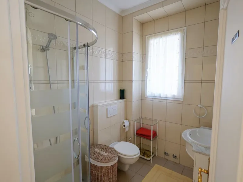 House - Detached Villa в продаже в Marbella, Málaga. В доме 7 спален и 7 ванных комнат. Площадь дома 598 м². Площадь участка 1700 м²