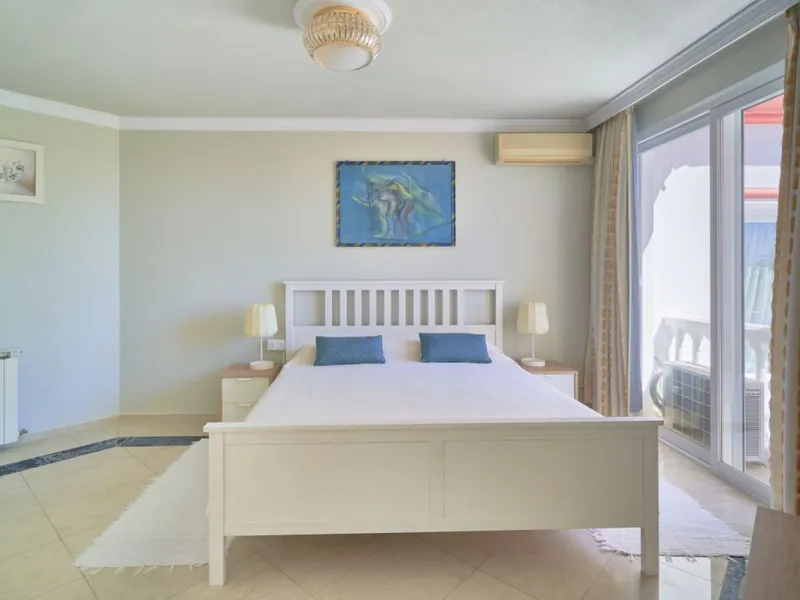 House - Detached Villa в продаже в Marbella, Málaga. В доме 7 спален и 7 ванных комнат. Площадь дома 598 м². Площадь участка 1700 м²