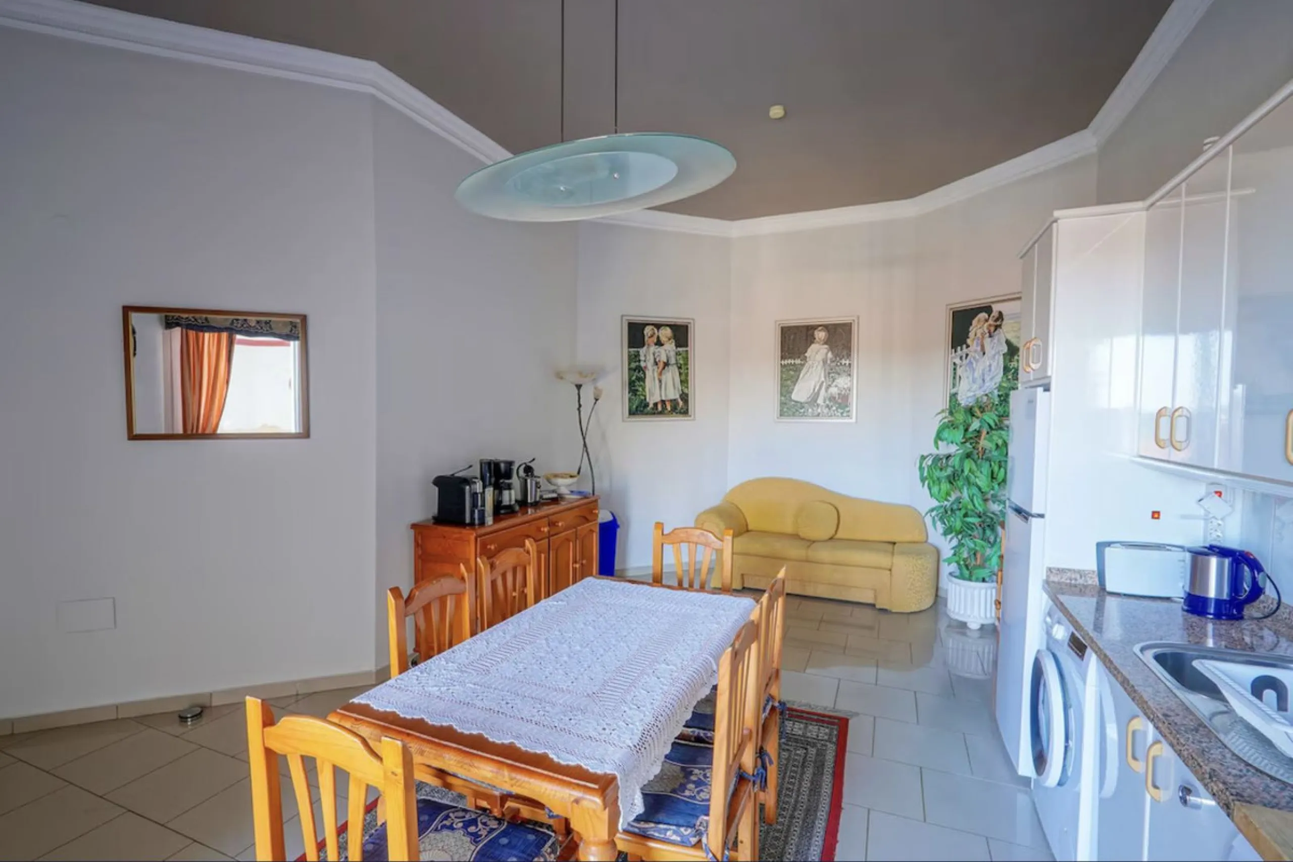 House - Detached Villa в продаже в Marbella, Málaga. В доме 7 спален и 7 ванных комнат. Площадь дома 598 м². Площадь участка 1700 м²