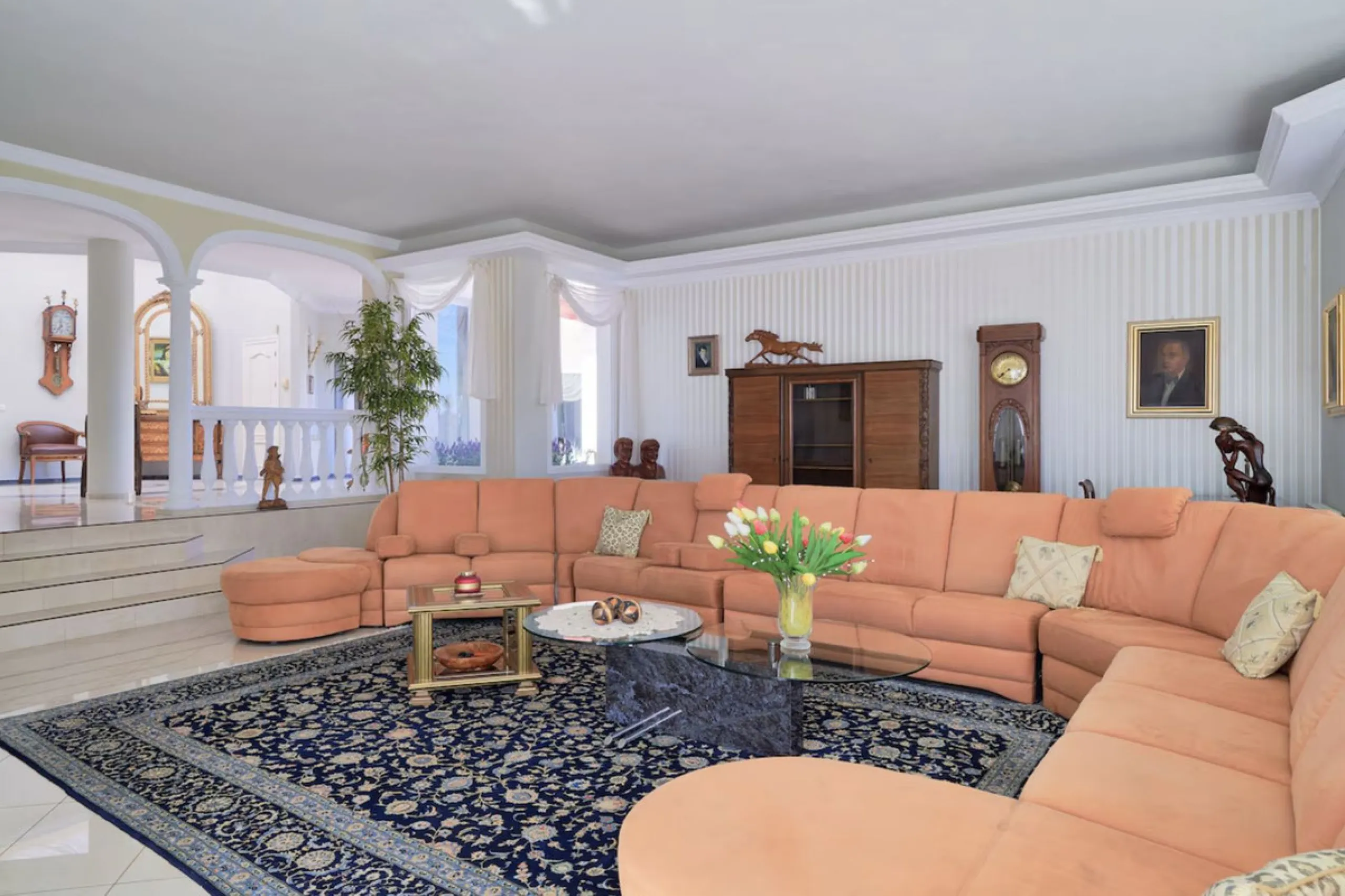 House - Detached Villa в продаже в Marbella, Málaga. В доме 7 спален и 7 ванных комнат. Площадь дома 598 м². Площадь участка 1700 м²