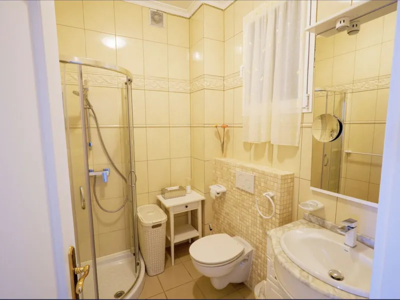 House - Detached Villa в продаже в Marbella, Málaga. В доме 7 спален и 7 ванных комнат. Площадь дома 598 м². Площадь участка 1700 м²
