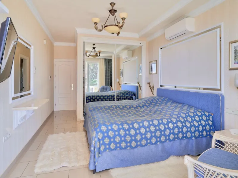 House - Detached Villa в продаже в Marbella, Málaga. В доме 7 спален и 7 ванных комнат. Площадь дома 598 м². Площадь участка 1700 м²