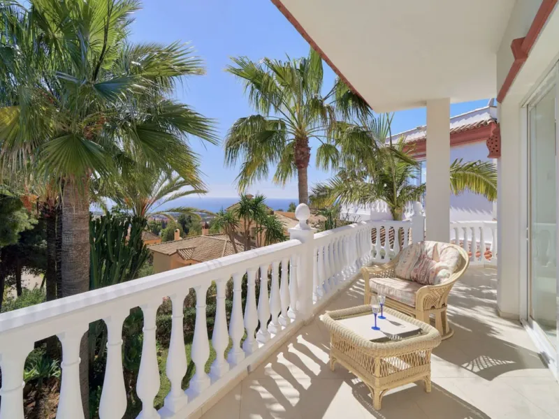 House - Detached Villa в продаже в Marbella, Málaga. В доме 7 спален и 7 ванных комнат. Площадь дома 598 м². Площадь участка 1700 м²