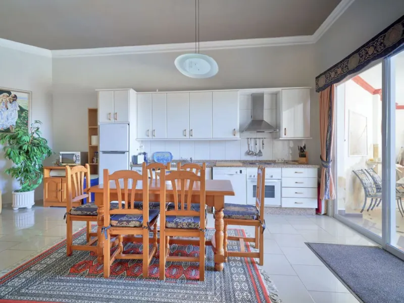 House - Detached Villa в продаже в Marbella, Málaga. В доме 7 спален и 7 ванных комнат. Площадь дома 598 м². Площадь участка 1700 м²